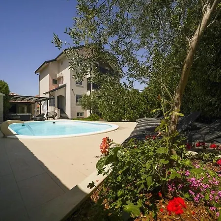 Villa Ksenija With Heated Pool Zadar