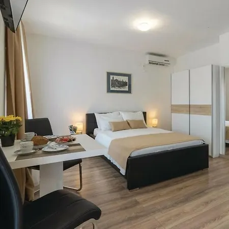 Villa Ksenija With Heated Pool Zadar