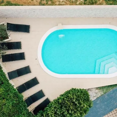Ksenija With Heated Pool *